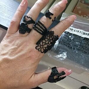 Elegant Black Lace Halloween Ring Set